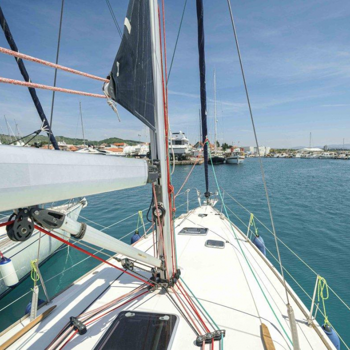 Ema | Sun Odyssey 42i photo 3