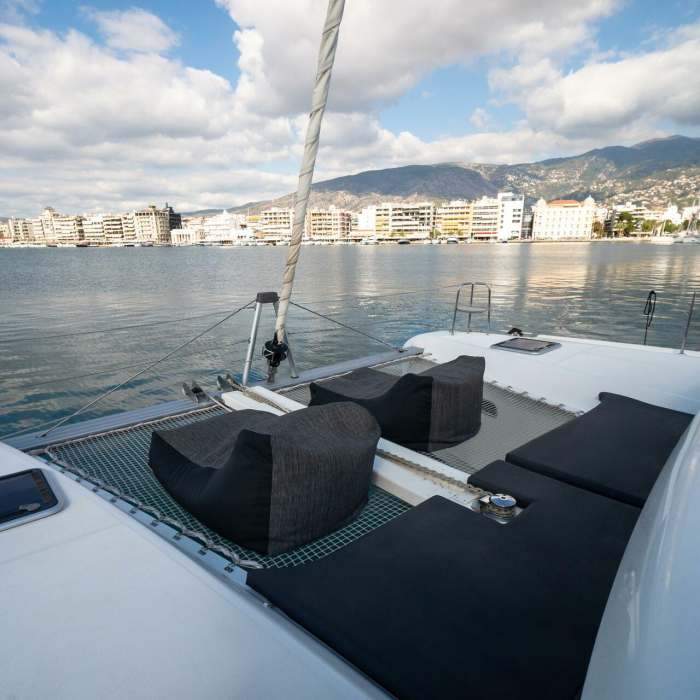 Silence | Lagoon 42 photo 3