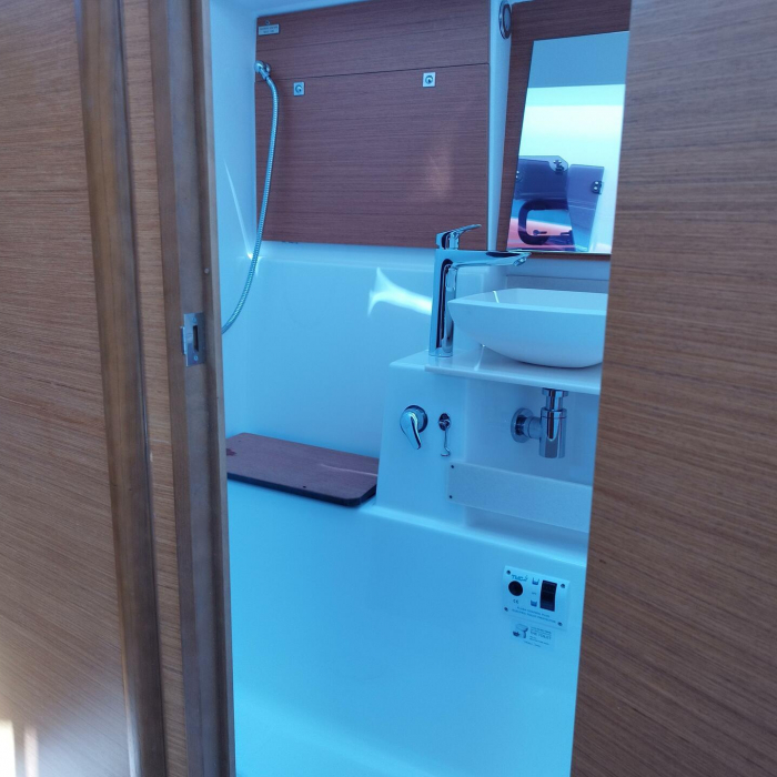 Thymus | Dufour 430 photo 9