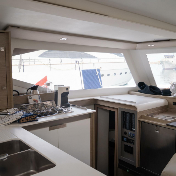 Isla | Fountaine Pajot Isla 40 photo 30