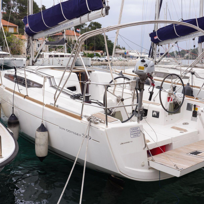 Siberia | Sun Odyssey 349 photo 2