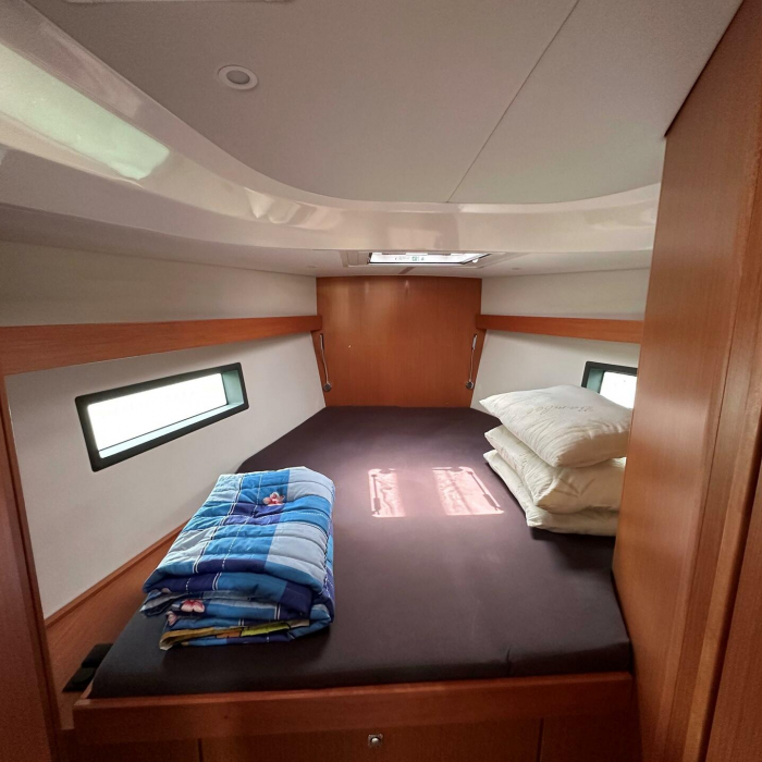 Leopard | Bavaria C42 photo 8