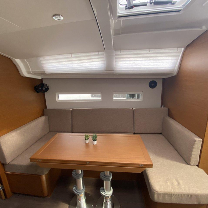 night elli | Sun Odyssey 410 photo 11