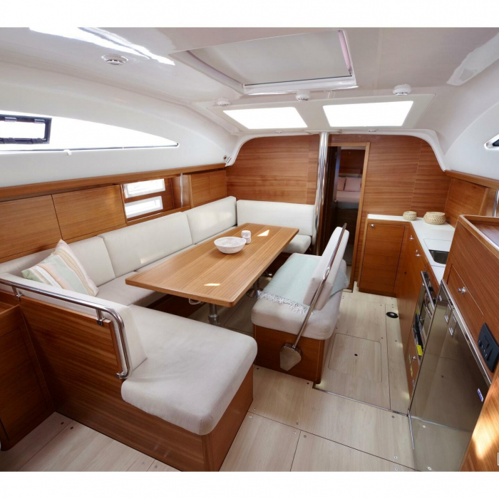 Corgi | Elan Impression 45.1 photo 10