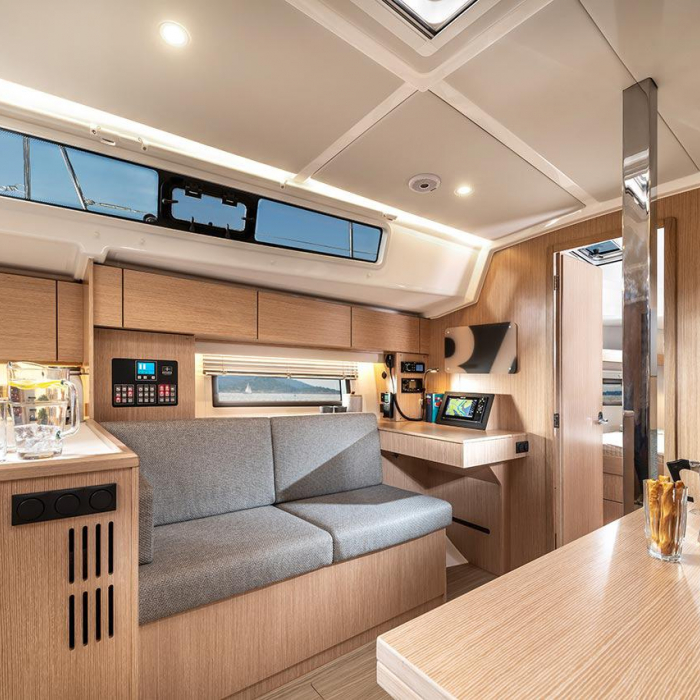 Giulia | Bavaria C42 photo 6