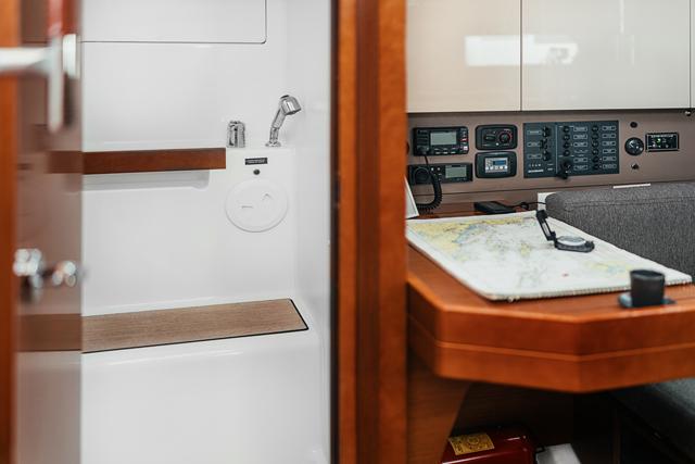 Happy | Oceanis 38 photo 6