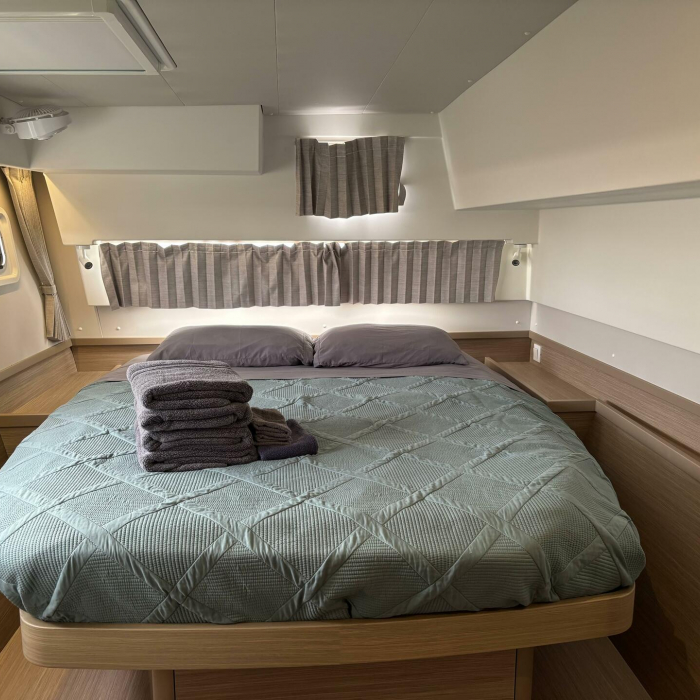 FINE GIRL | Lagoon 42 photo 11