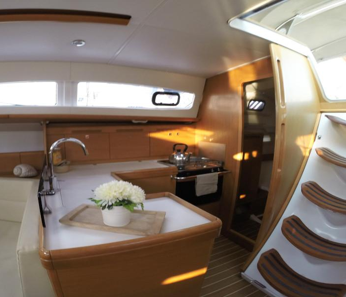 Sweet Alis | Sun Odyssey 42DS photo 14