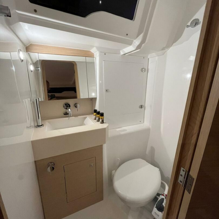 Alma | Dufour 37 photo 8