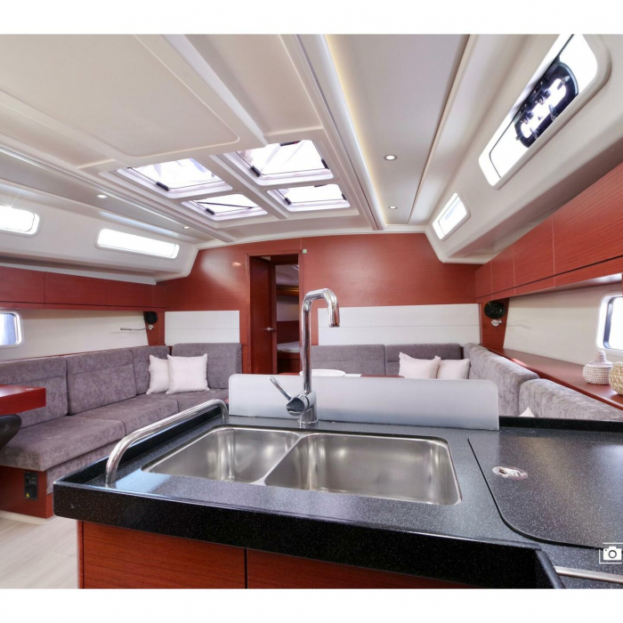 Bea - Water maker, Solar Panel | Hanse 458 photo 9