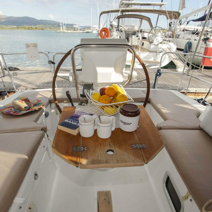 Moody Blues | Oceanis 31 photo 2