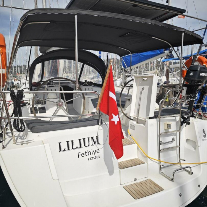 Lilium | Beneteau 43 photo 2