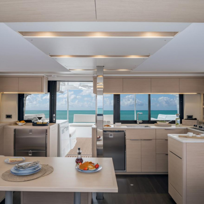 Overseas | Lagoon 46 Flybridge photo 23