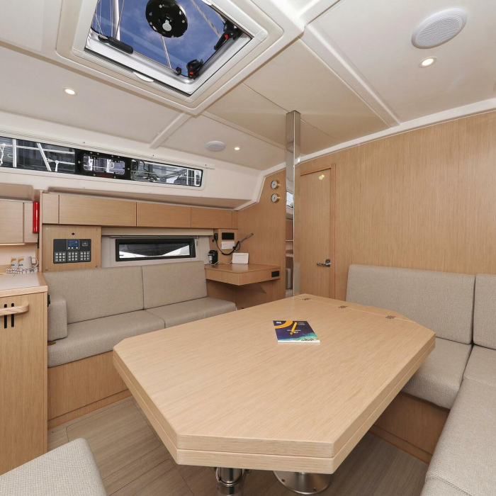 Levente | Bavaria C42 photo 42