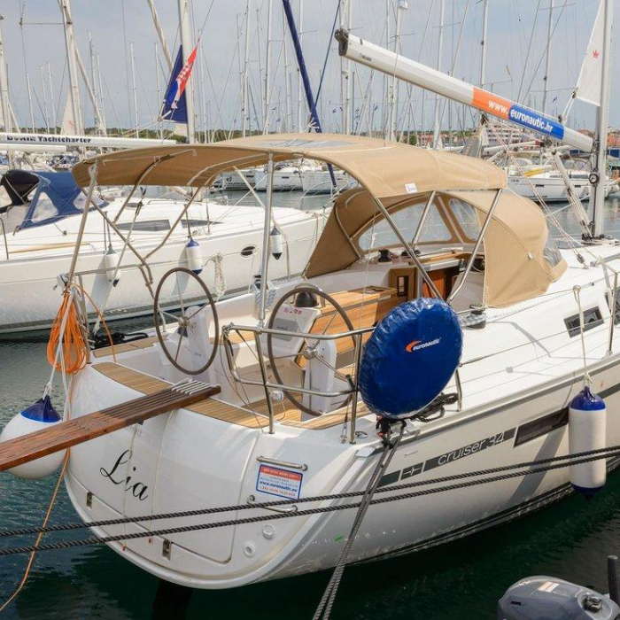 Lia | Bavaria Cruiser 34 photo 21