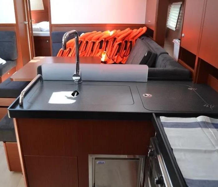 Zsiber | Hanse 455 photo 8