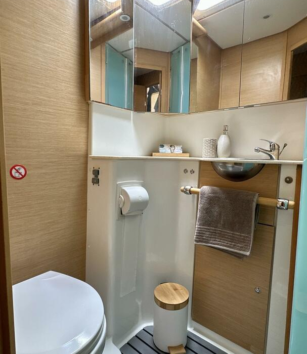 Infinity | Lagoon 500 photo 4