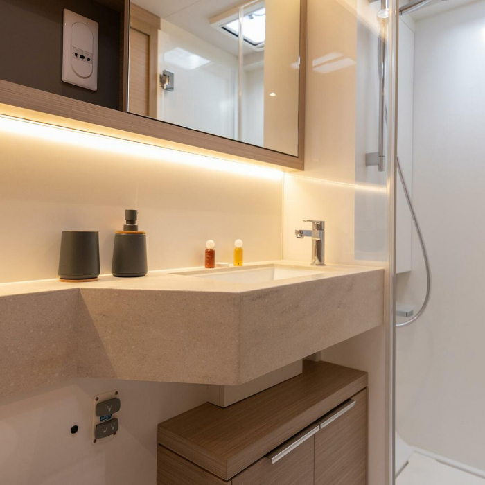 Lavina | Lagoon 51 photo 15