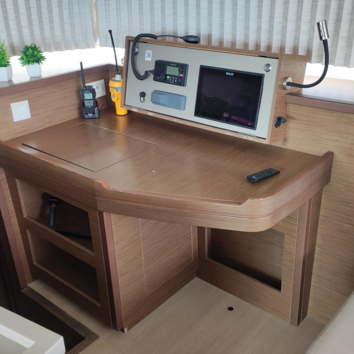 Alex Jr. | Lagoon 450 Flybridge photo 14