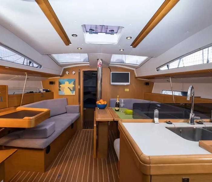 Malandrina | Sun Odyssey 42DS photo 3