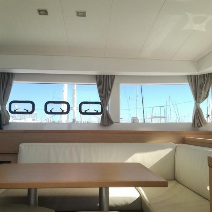 Deep Blue | Lagoon 39 photo 9