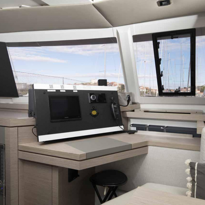 Follow the Sun | Fountaine Pajot Astrea 42 photo 13