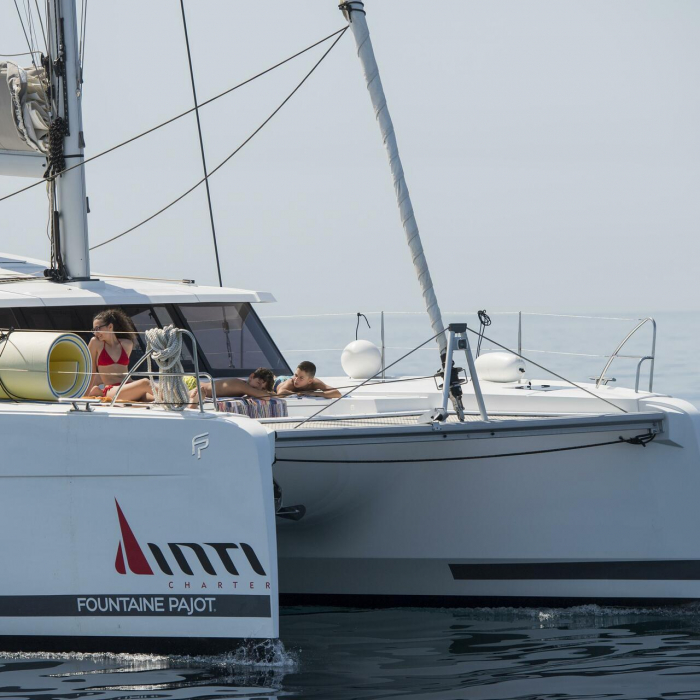 Astrea | Fountaine Pajot Astrea 42 photo 1