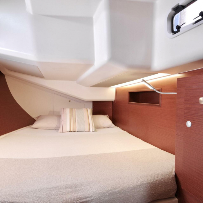 Bea - Water maker, Solar Panel | Hanse 458 photo 12