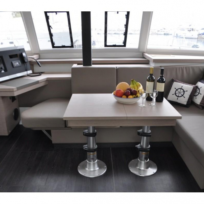 Nancy | Astrea 42 photo 7