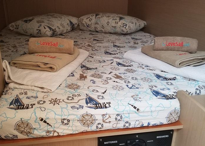 Rosa Bella | Oceanis 38.1 photo 23