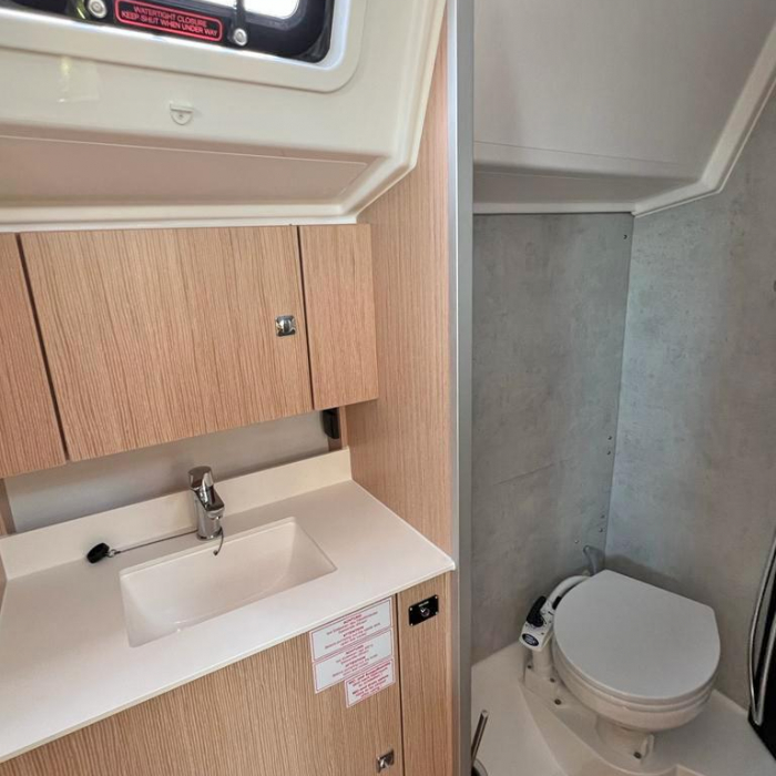 Palma | Bavaria C42 photo 3