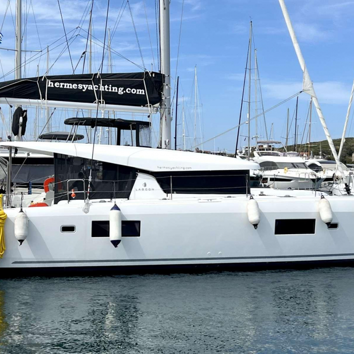 Zoe | Lagoon 42 photo 19