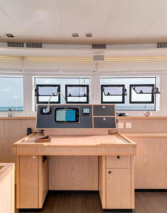 Velar | Lagoon 52 photo 6