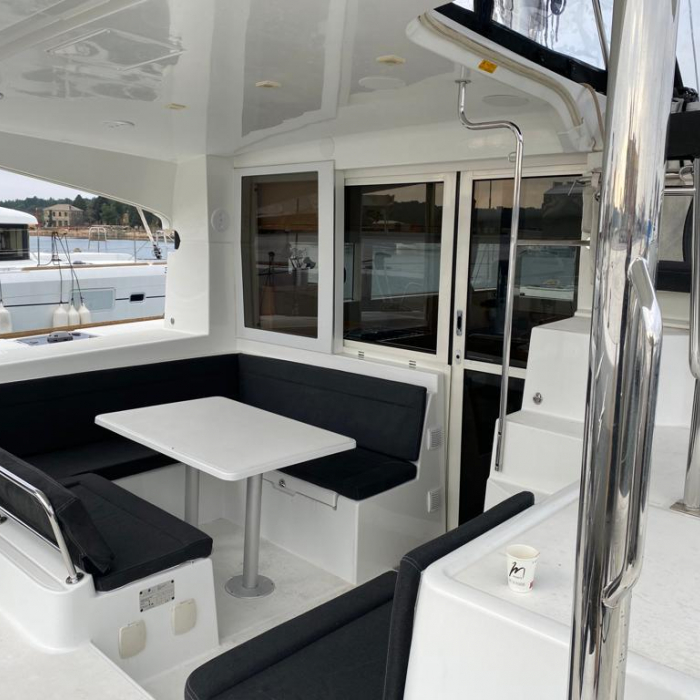 Nirvana | Lagoon 39 photo 10