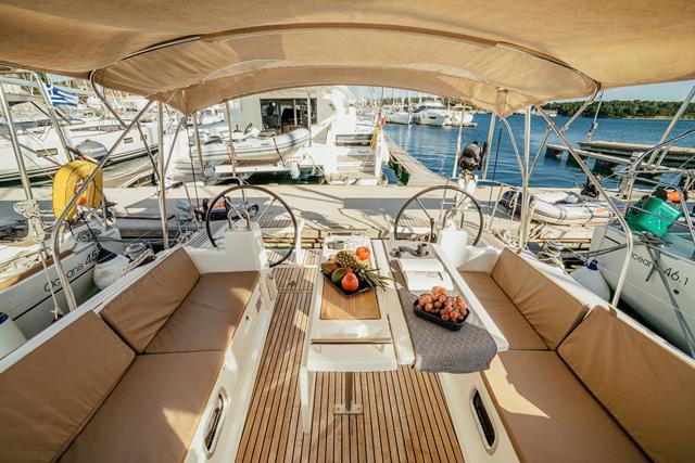 Happy | Oceanis 38 photo 2