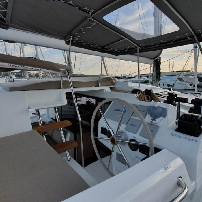 Ocean Runner | Fountaine Pajot Astrea 42 photo 20