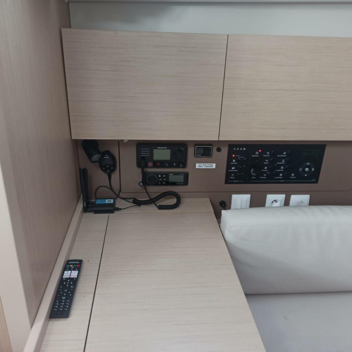 Tamara | Oceanis 38.1.2 photo 18