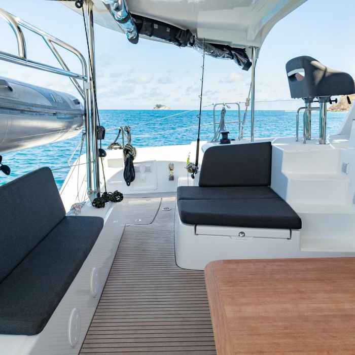 Vanessa | Lagoon 42 photo 2