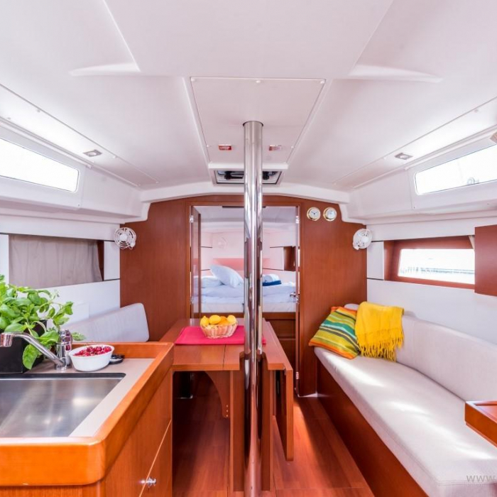 Bela | Oceanis 35.1 photo 6