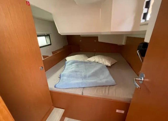 Maia | Bavaria C42 photo 15