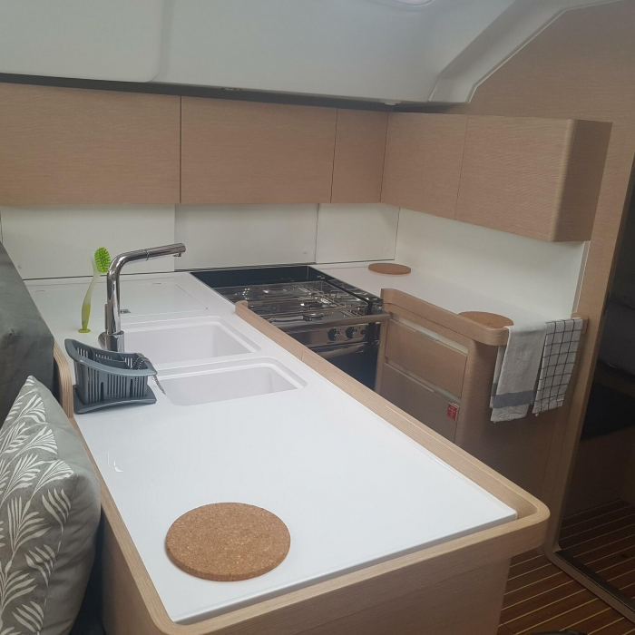 April | Elan 50 Impression photo 14