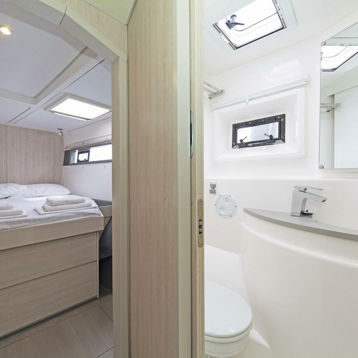 Satisfaction | Leopard 48 A/C & GEN photo 8