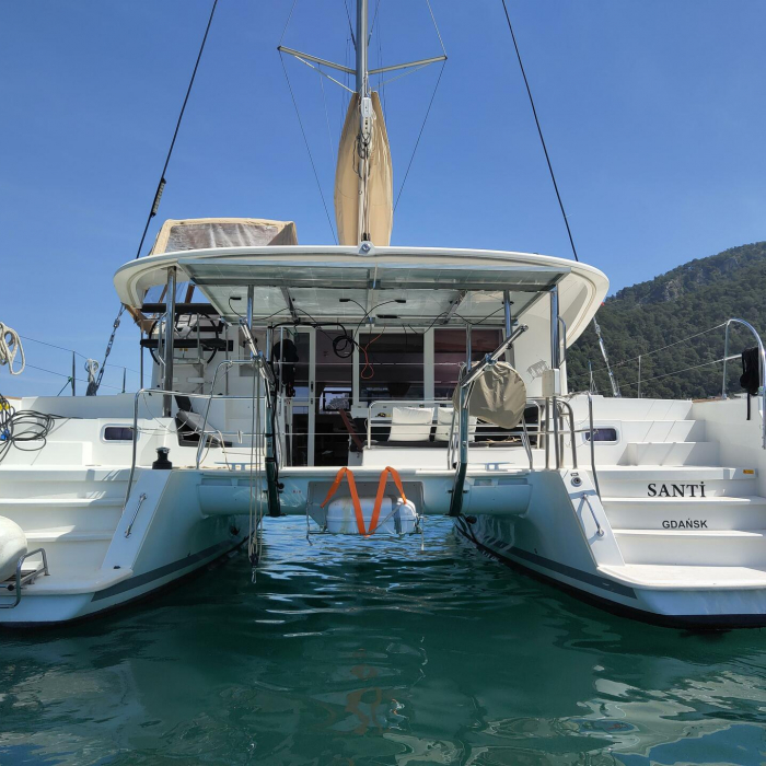Santi | Lagoon 400 photo 17
