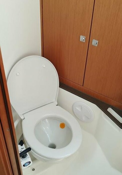 Mia | Bavaria Cruiser 37 photo 9