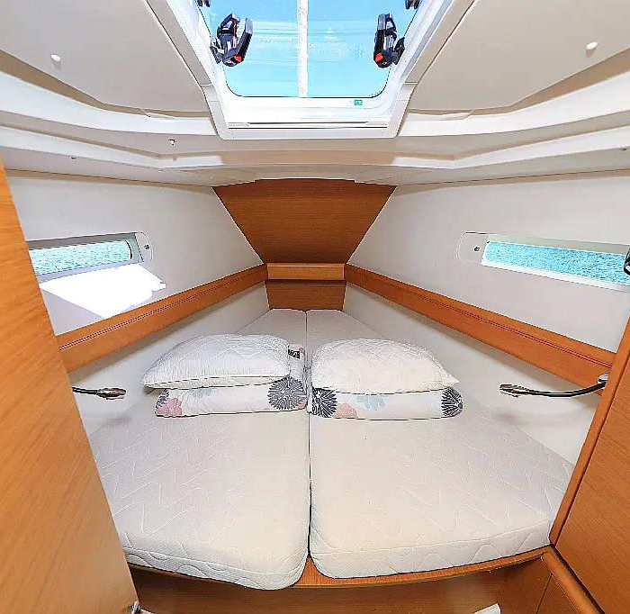 Economy | Sun Odyssey 449 photo 5