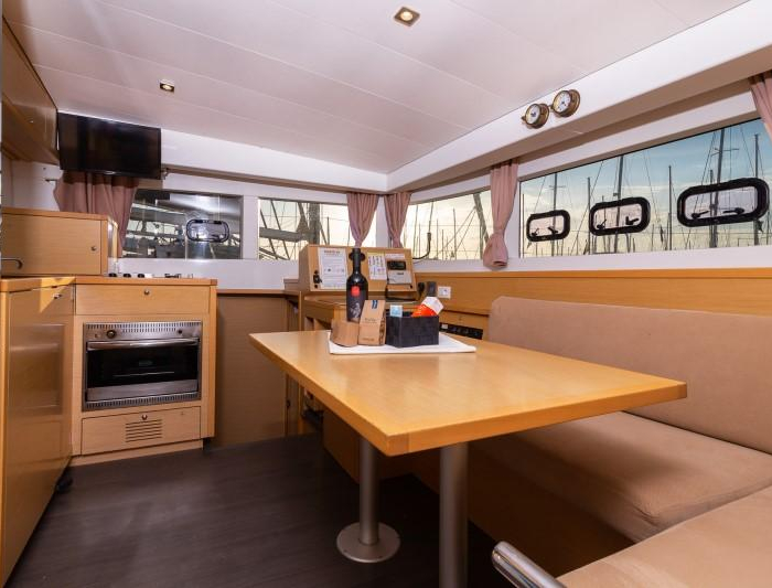 Bob Cat | Lagoon 39 2016 photo 27