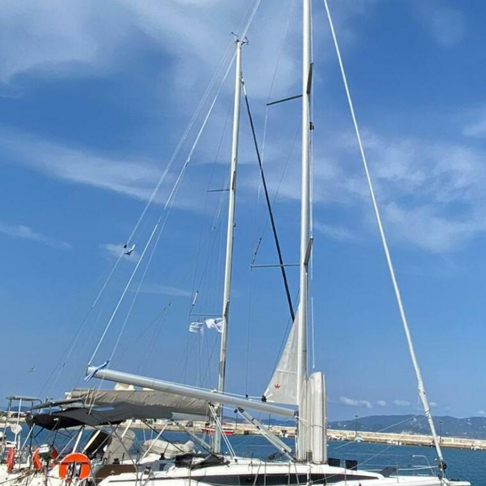 Prestige | Bavaria C42 photo 2