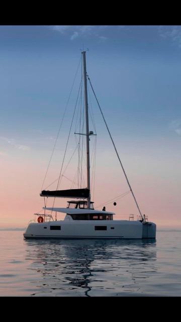 Side | Lagoon 42 Version photo 2