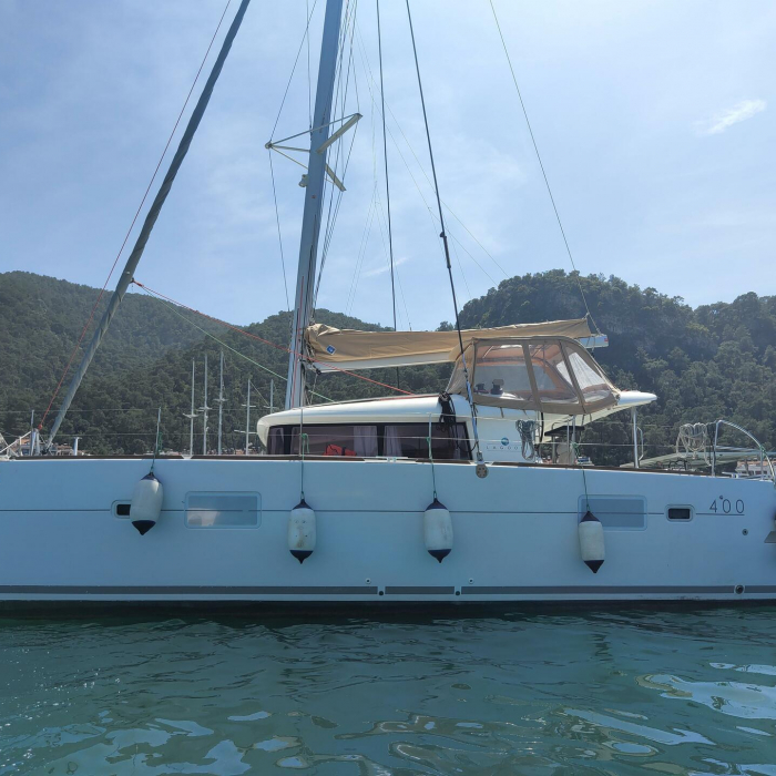 Santi | Lagoon 400 photo 21