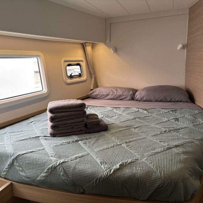 FINE GIRL | Lagoon 42 photo 17